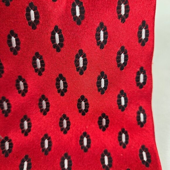 Fratelli Moda 100% Silk Men's Tie Black Cream Pattern on Red Background - Picture 5 of 8